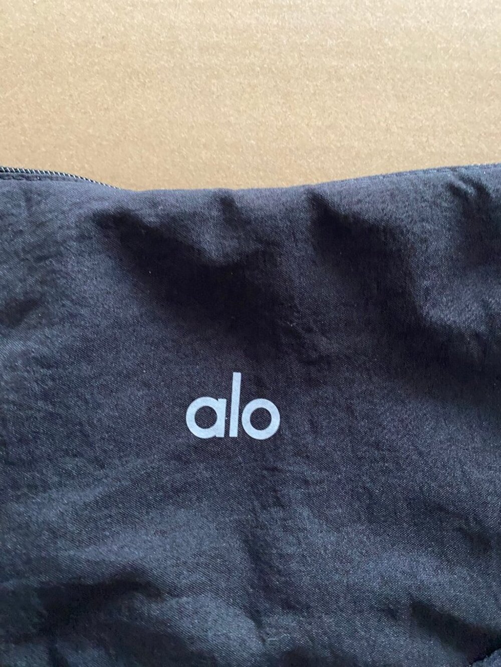 Alo Yoga Black Shoulder Bag Crossbody Mini Crescent Bag New With Tags - Picture 4 of 7